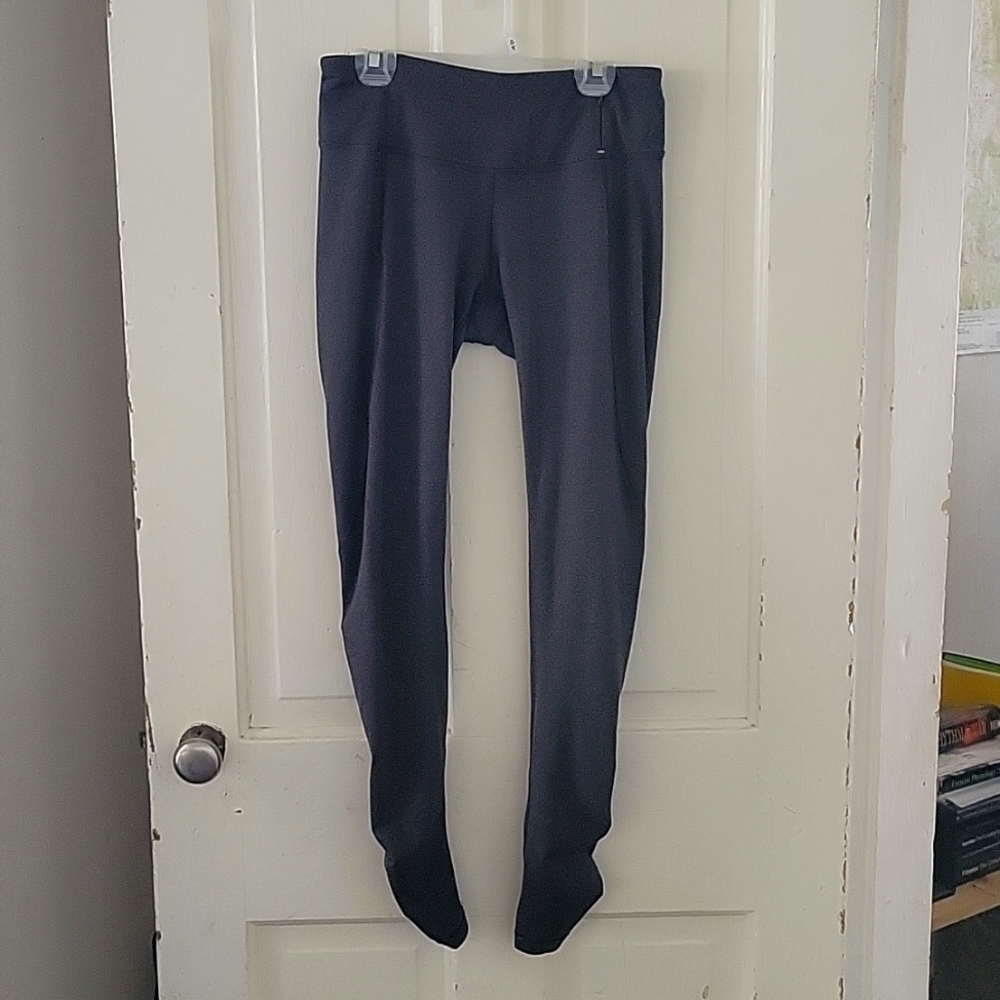 Dark grey leggings with ankle scrunching detail